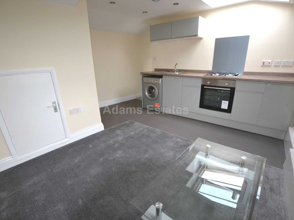 2 bed flat to rent in Baker Street, Reading RG1 Zoopla