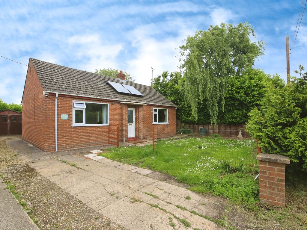2 bed detached bungalow for sale in Lowgate, Holbeach, Spalding PE12, £