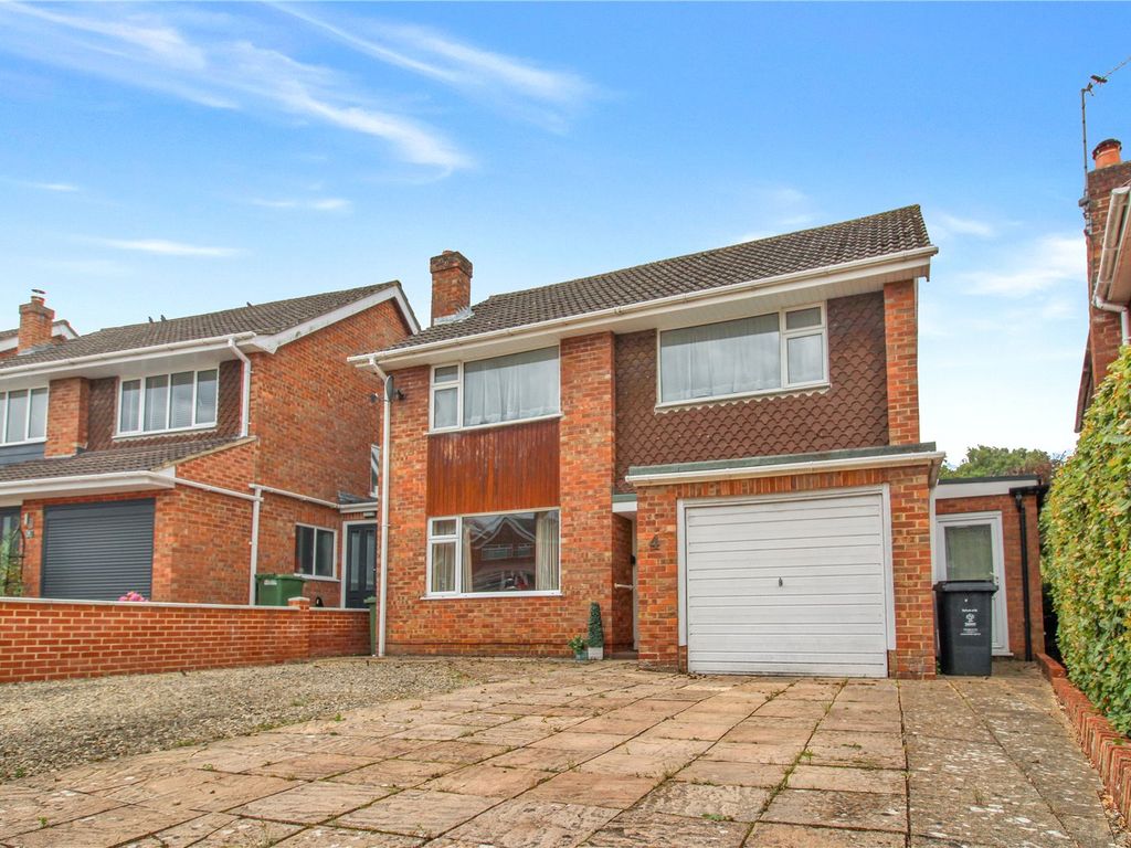 3 bed detached house for sale in Merrivale Grove, Parklands, Swindon