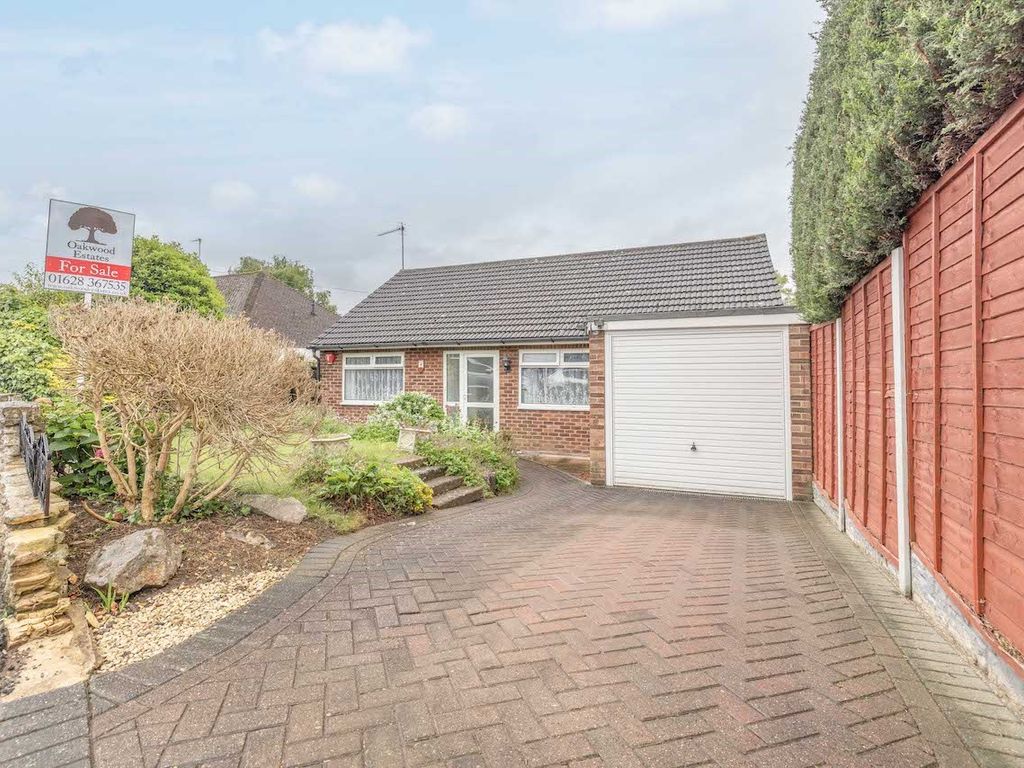 3 bed bungalow for sale in Harkness Road, Burnham SL1, £450,000 Zoopla