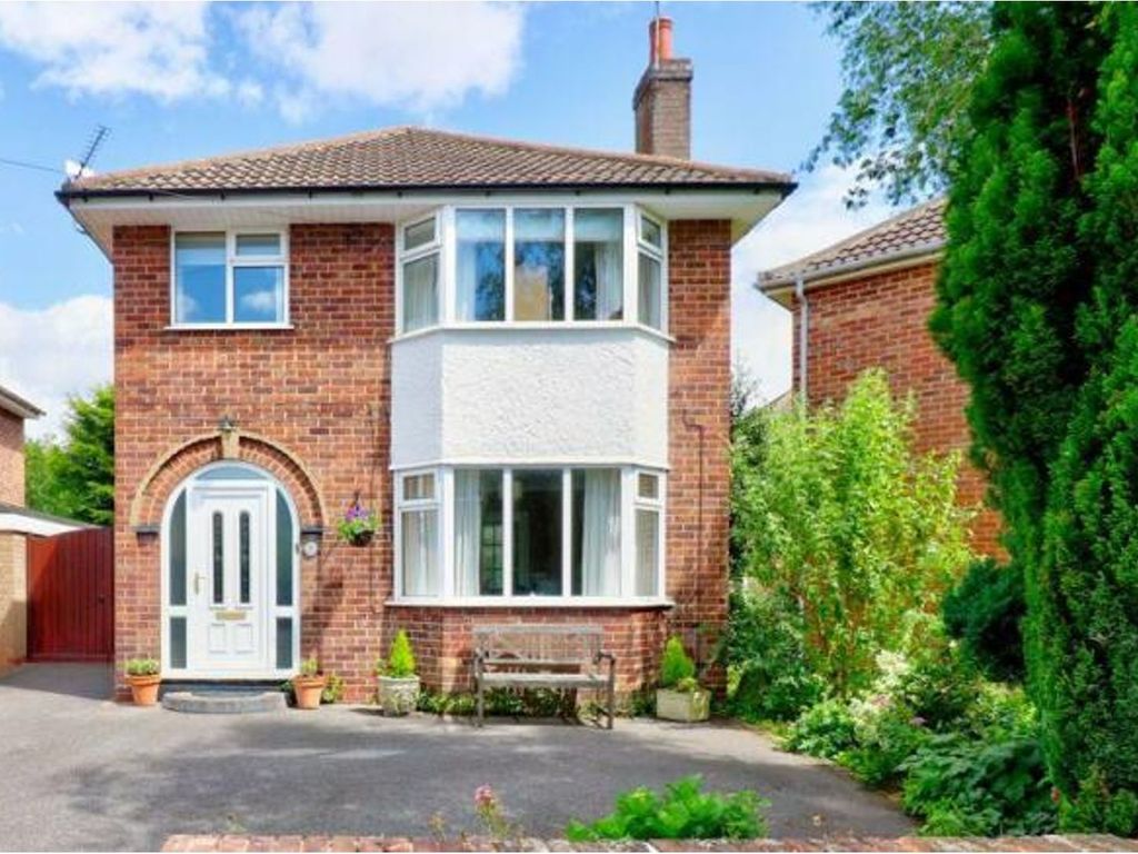 3 bed detached house for sale in Fremantle Road, Derby DE3, £300,000
