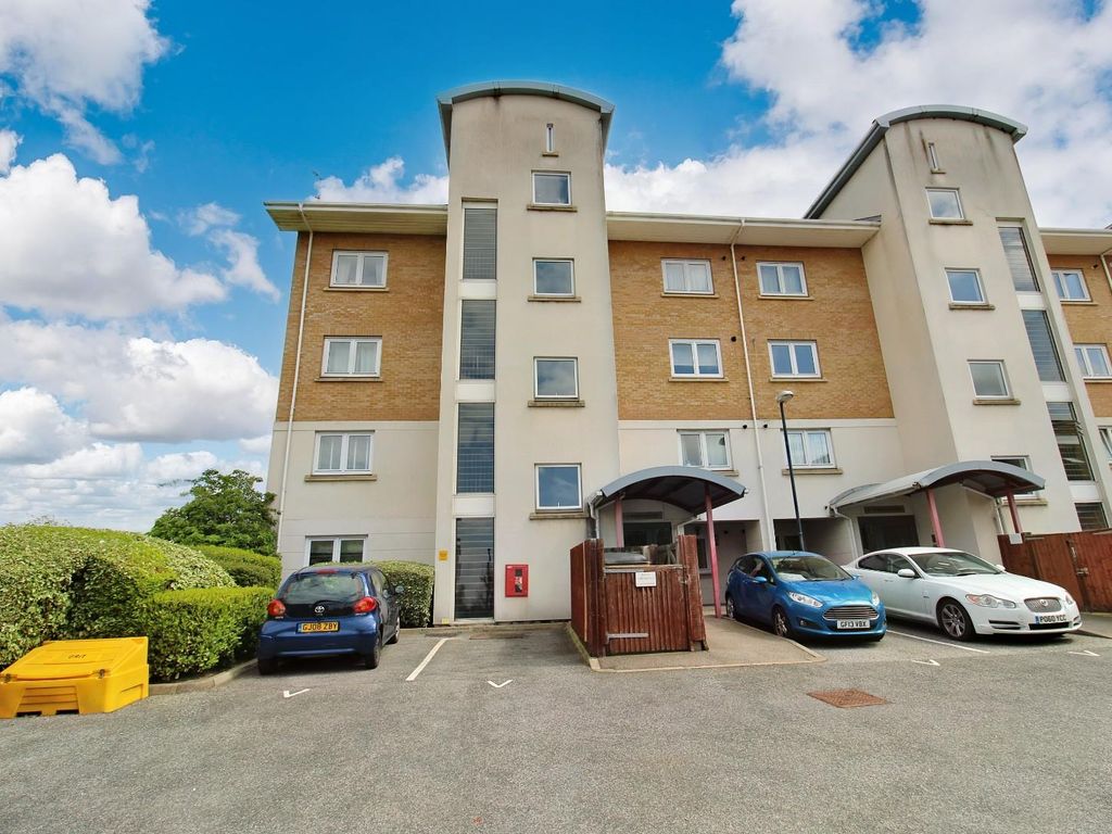 2 bed flat to rent in Windrush Court, Chichester Wharf, Erith DA8 Zoopla