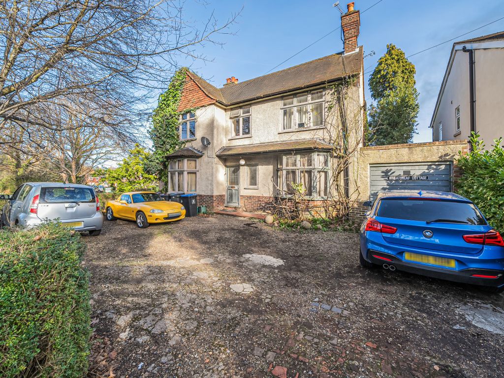 3 bed detached house for sale in Horsell, Woking, Surrey GU21, £700,000 Zoopla