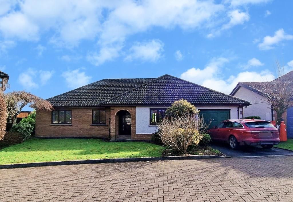 4 bed detached bungalow for sale in Golwg Y Twr, Llanarthney