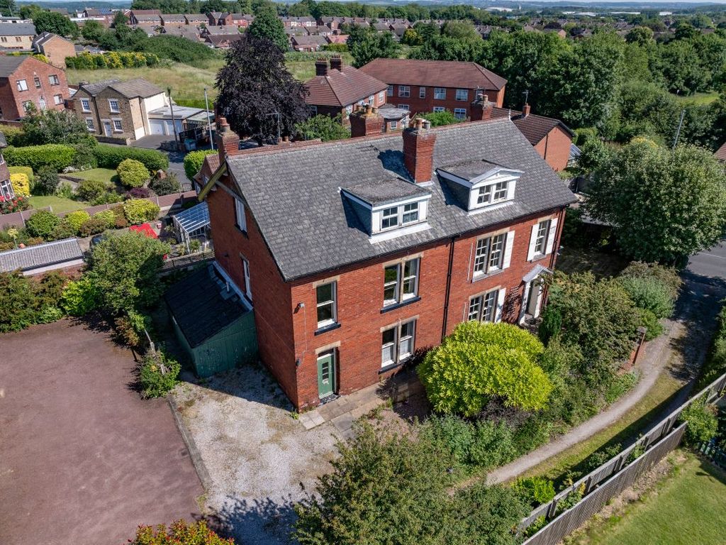 4 bed detached house for sale in 2 The Mount, Normanton, West Yorkshire