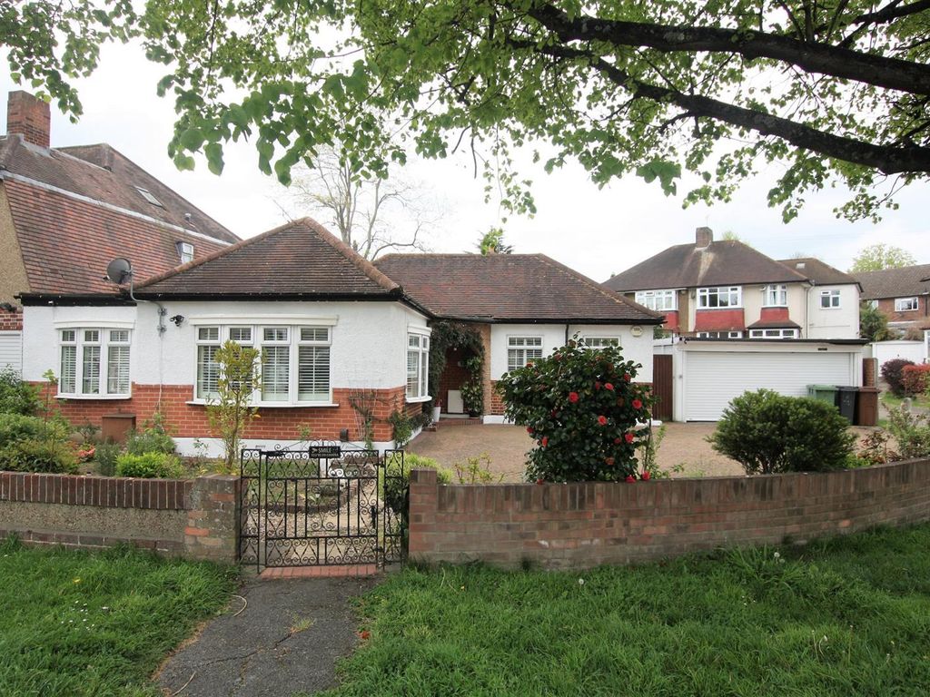 3 bed detached bungalow for sale in Reigate Road, Ewell, Epsom KT17