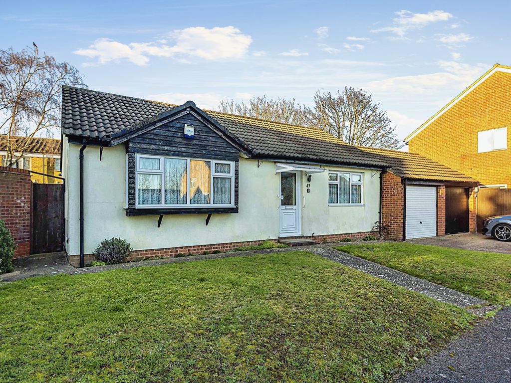 2 bed bungalow for sale in Repton Close, Luton LU3 Zoopla
