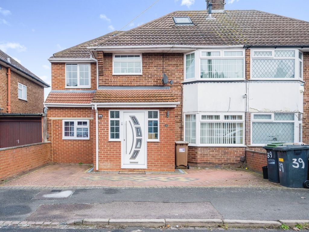 Fallowfield, Luton LU3  