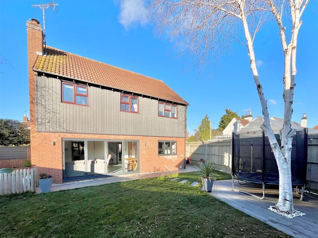 4 bed detached house for sale in Kings Elm, Norton, Gloucester GL2, £450,000 Zoopla