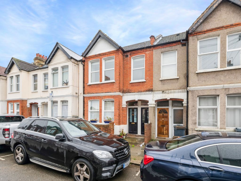 2 bed flat to rent in College Road, Colliers Wood SW19 Zoopla