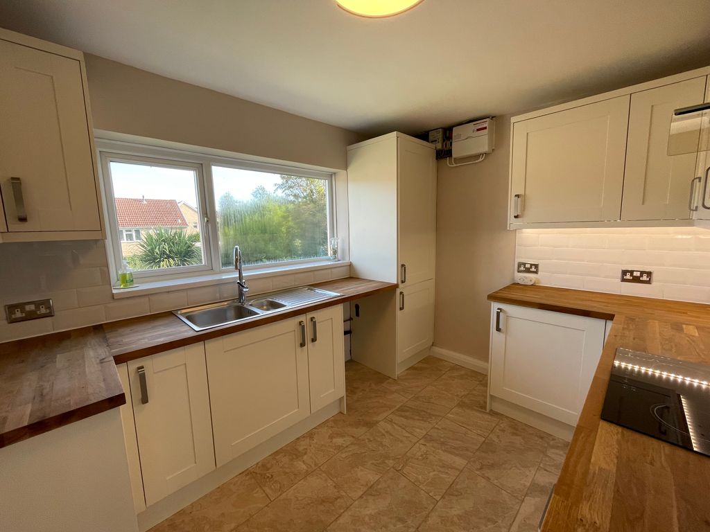 1 bed flat to rent in Beacons View, Cimla, Neath SA11, £750 pcm Zoopla