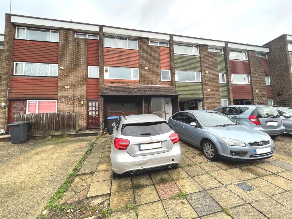 5 bed terraced house for sale in Wensleydale, Hemel Hempstead HP2 Zoopla