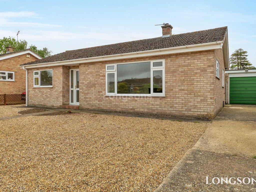 3 bed detached house for sale in Nelson Court, Watton IP25, £250,000
