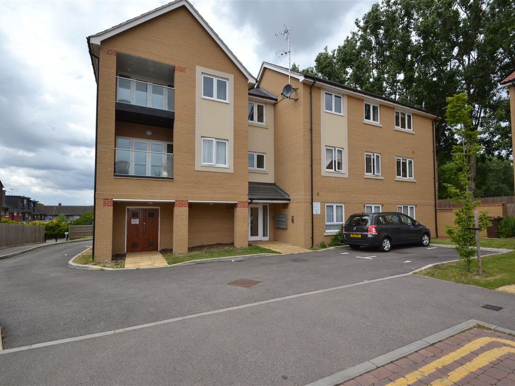 2 bed flat for sale in Bakery Close, Romford RM6 Zoopla