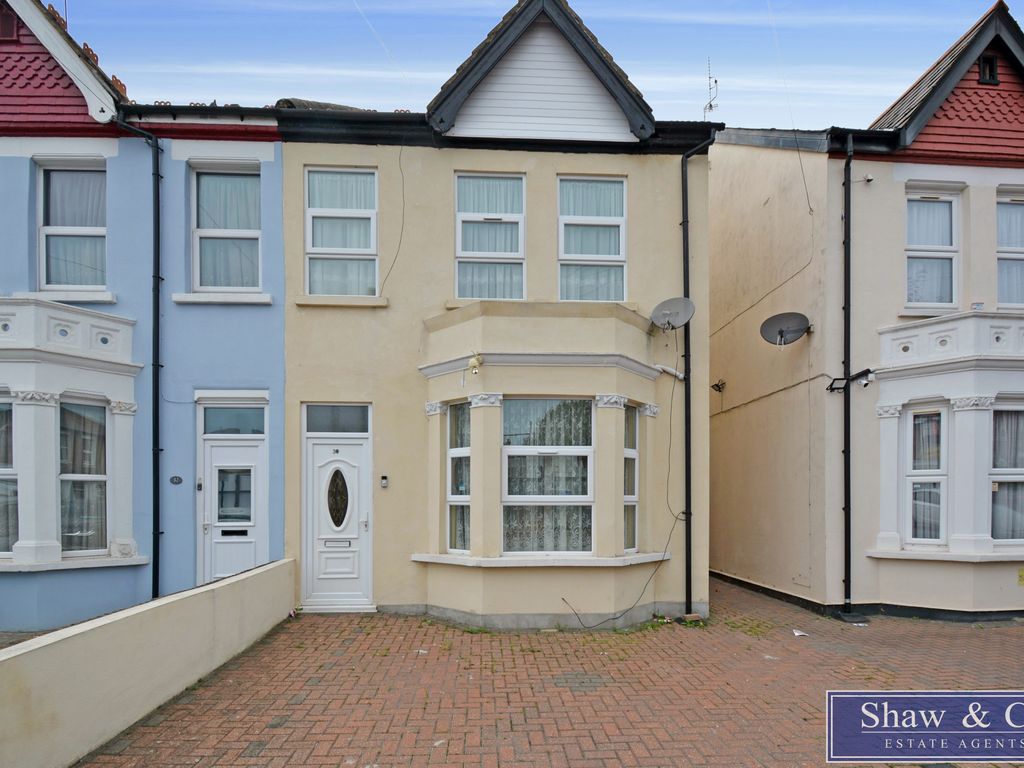 4 bed semidetached house for sale in St. Johns Road, Southall UB2, £