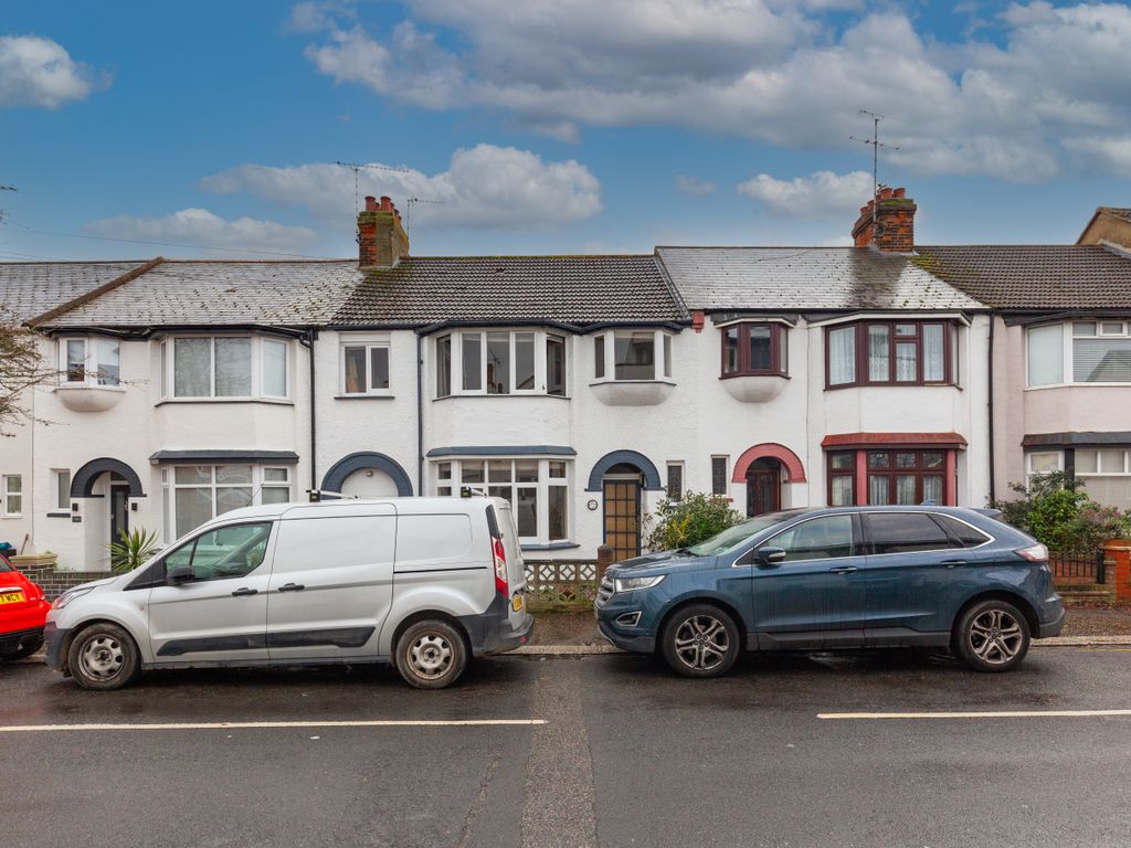 4 bed terraced house for sale in Glendale Gardens, LeighOnSea SS9, £300,000 Zoopla