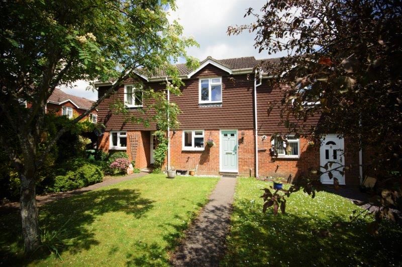 2 bed terraced house for sale in Periwinkle Close, Bordon GU35 Zoopla