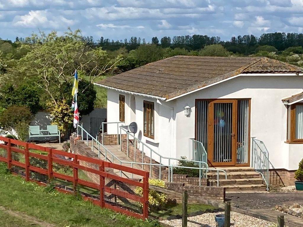 2 bed mobile/park home for sale in Lighthouse Park, St. Brides