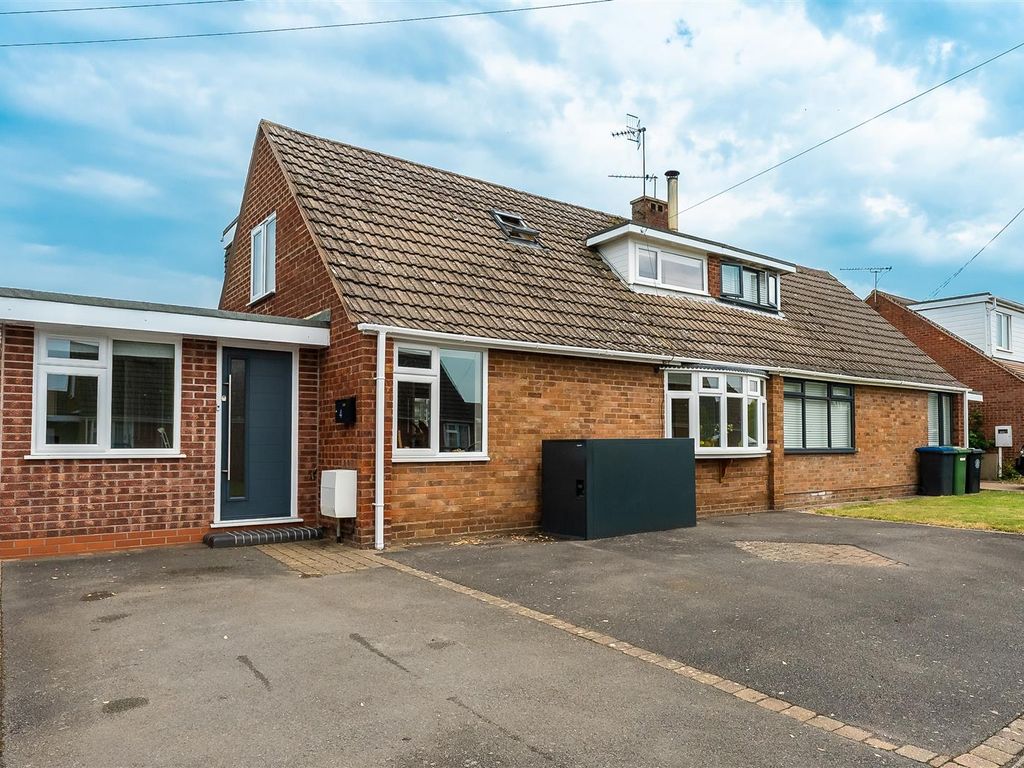 3 bed semidetached bungalow for sale in Bascote Rise, Southam CV47, £