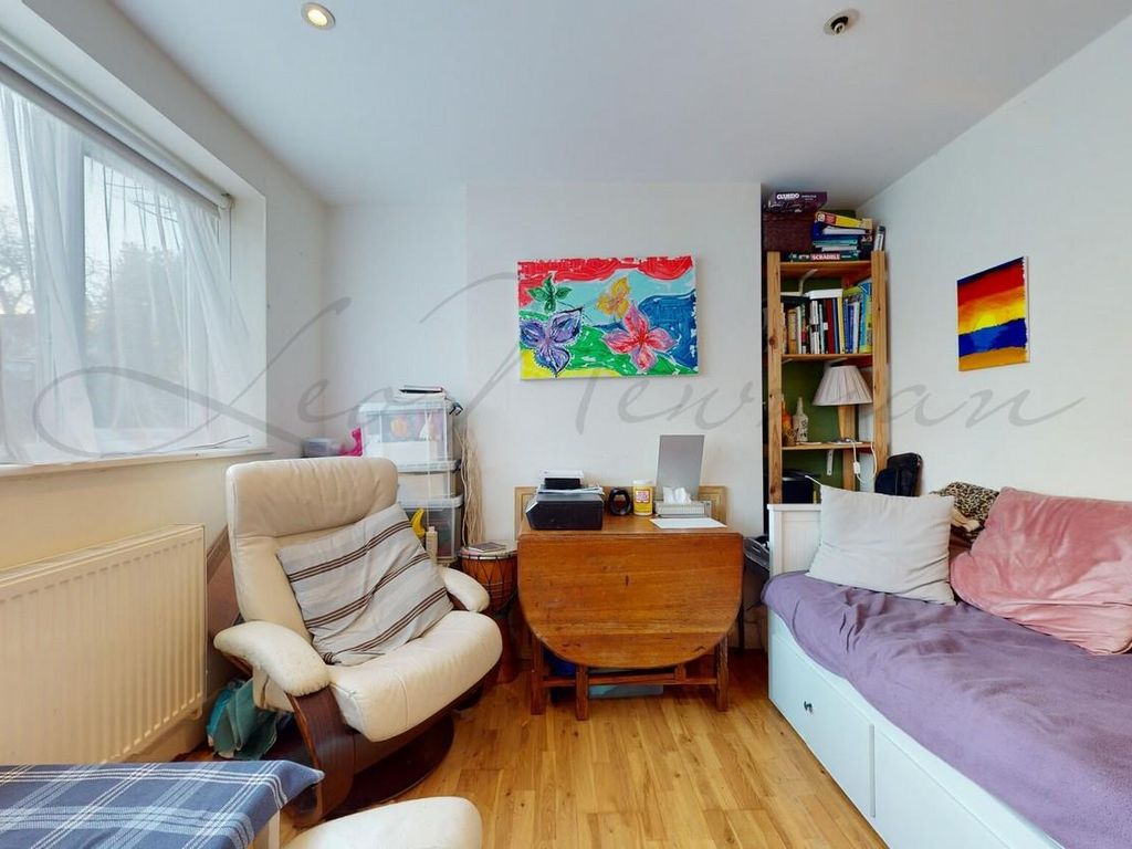 2 bed flat to rent in Tulse Hill, London SW2 Zoopla