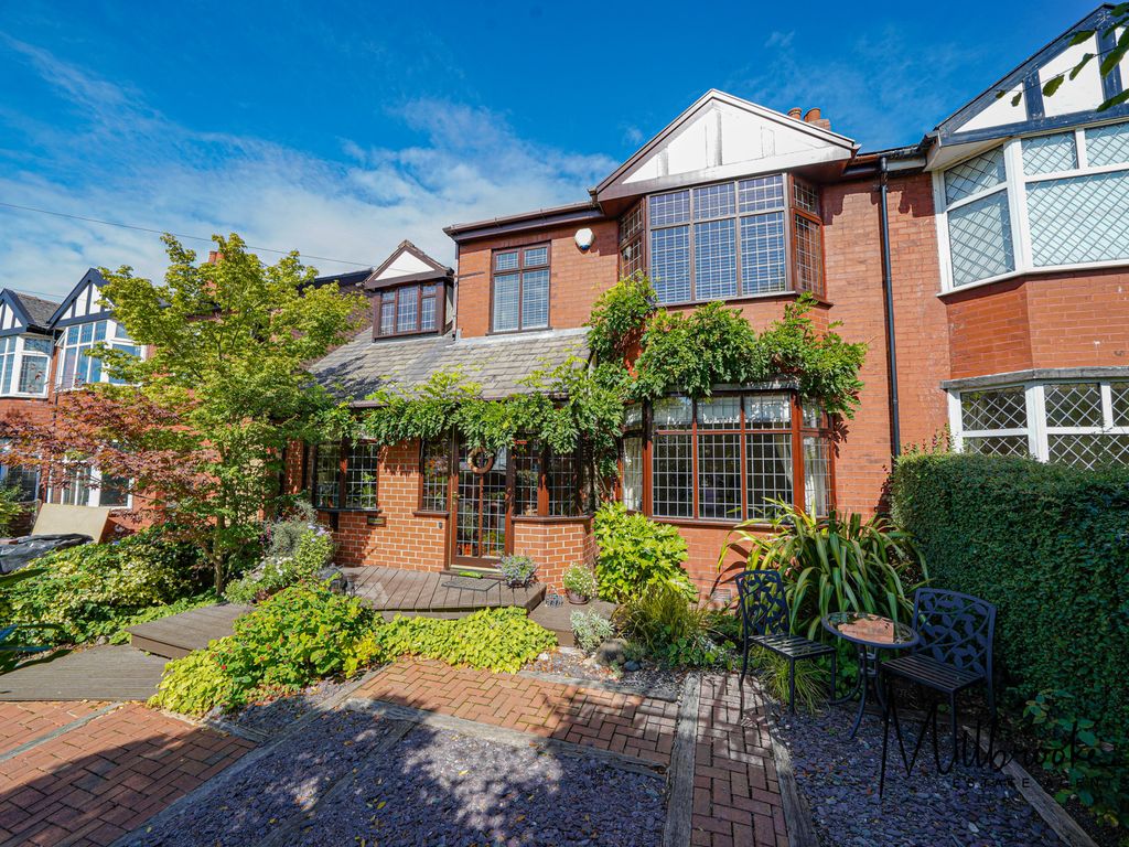 3 bed semidetached house for sale in Parr Fold Avenue, Worsley