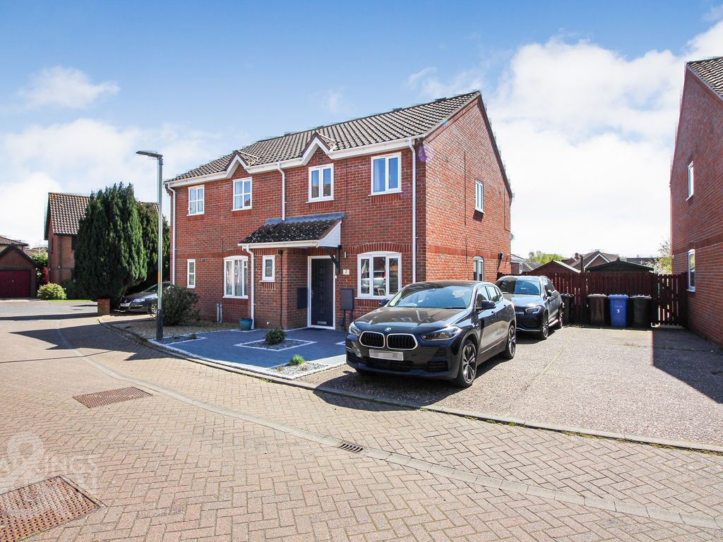 3 bed semidetached house for sale in Purdance Close, Chapel Break