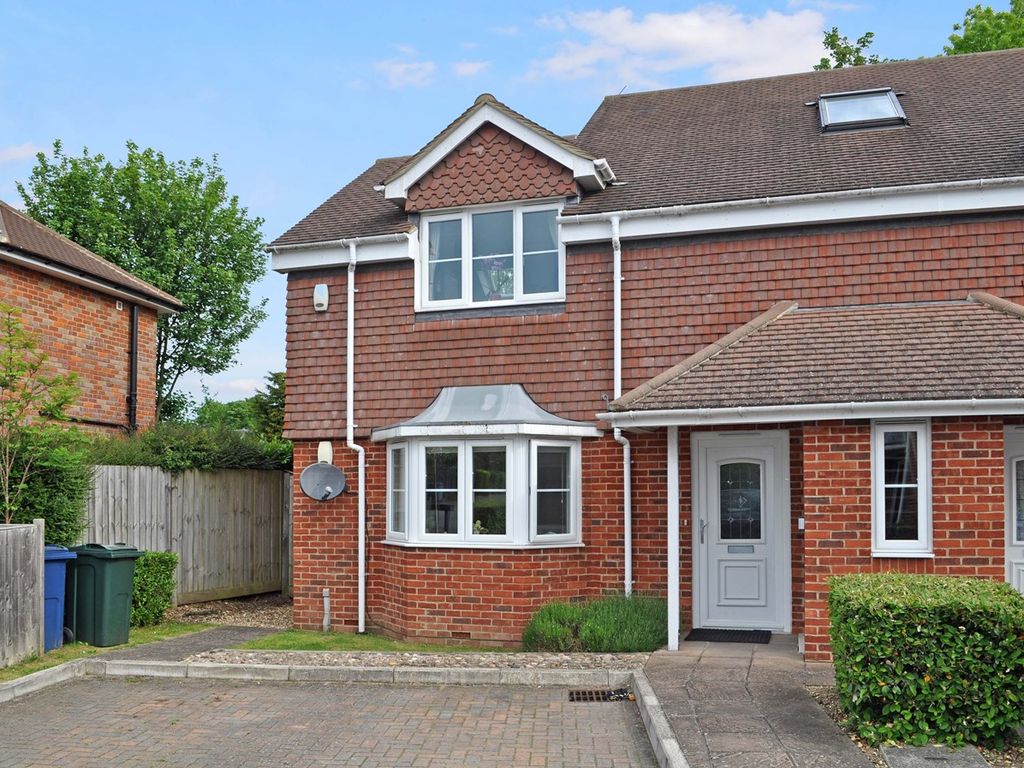 Studio for sale in Meadow Bank Close, Amersham HP7, £265,000 Zoopla