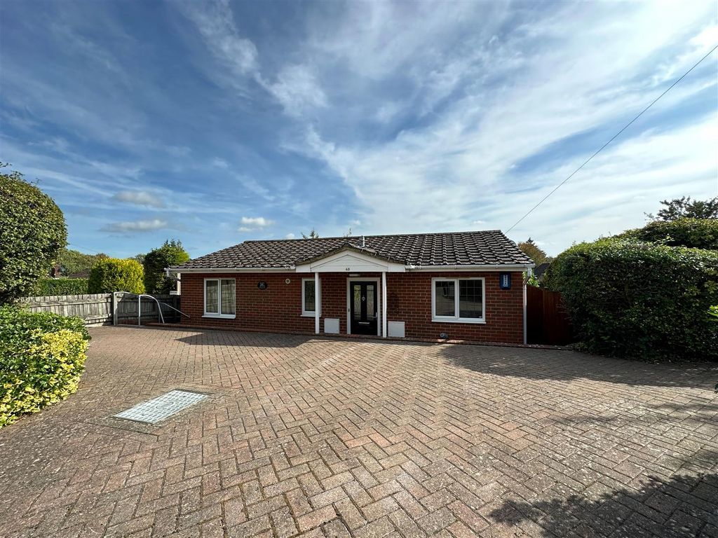 2 bed bungalow for sale in Chapel Street, East Malling, West Malling