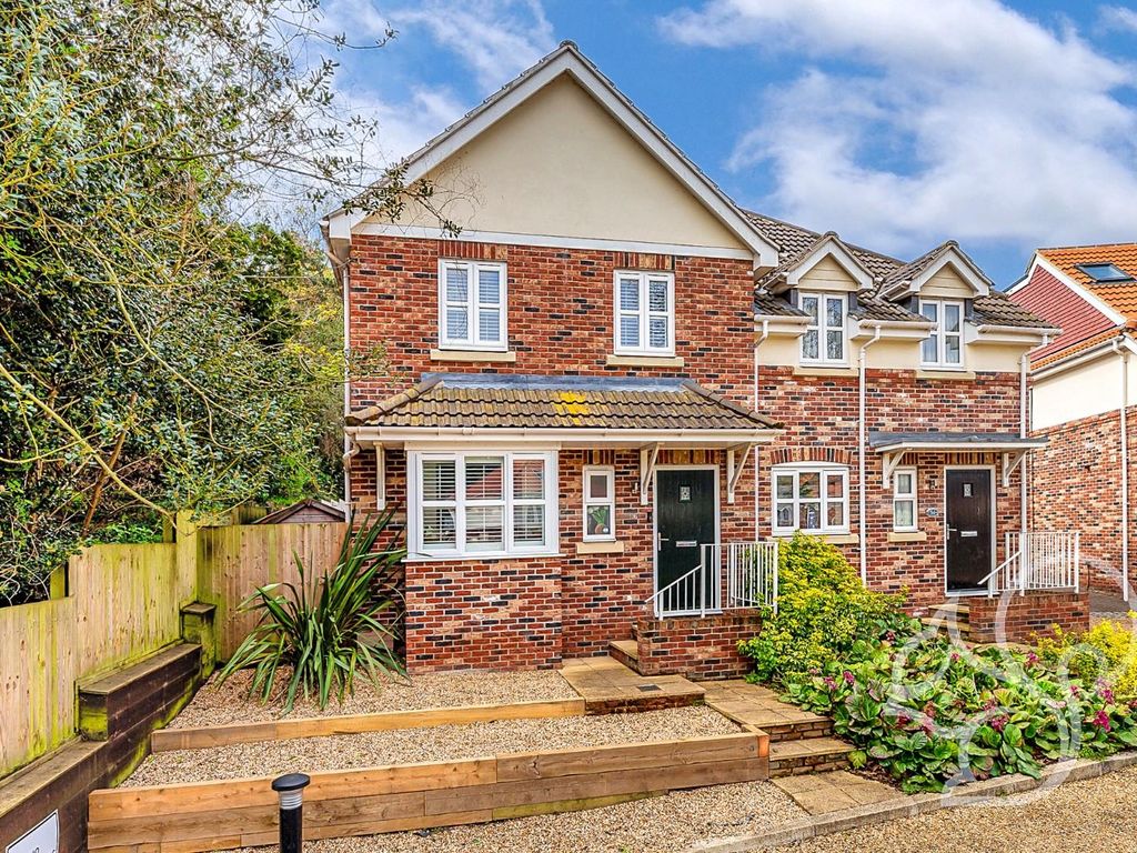 3 bed semidetached house for sale in John Castle Way, Colchester CO2