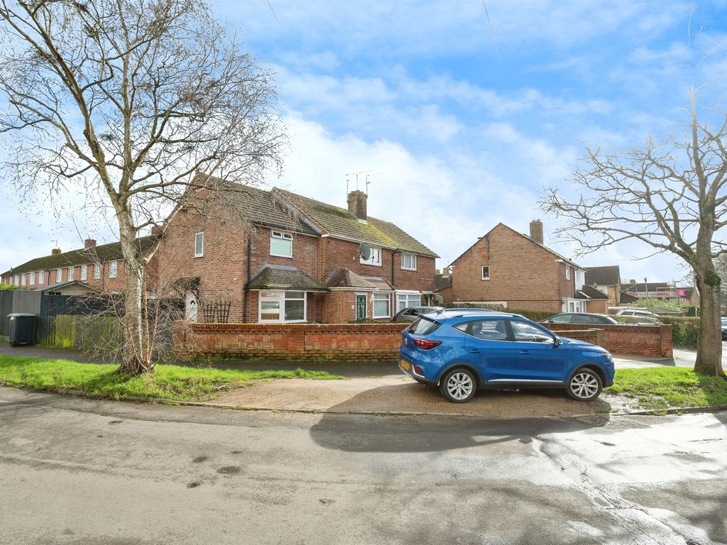 1 bed end terrace house for sale in Winterslow Drive, Havant PO9, £