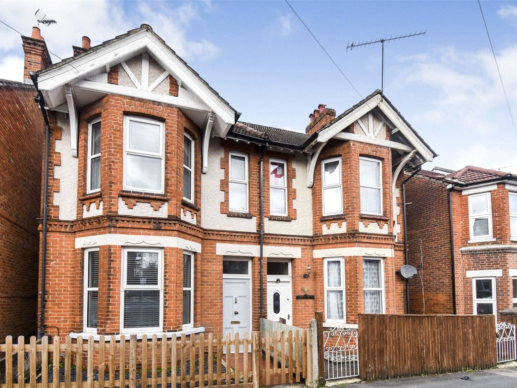 4 bed semidetached house for sale in St. Michaels Road, Aldershot