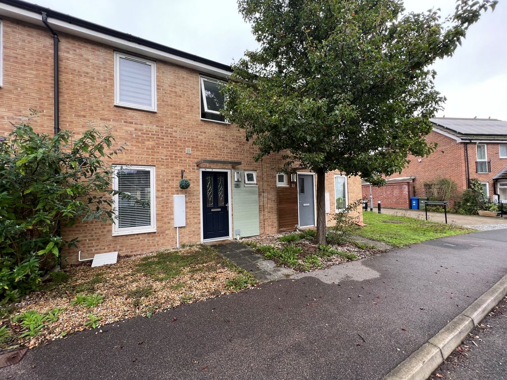 3 bed terraced house to rent in Vulcan Drive, Bracknell RG12, £1,850