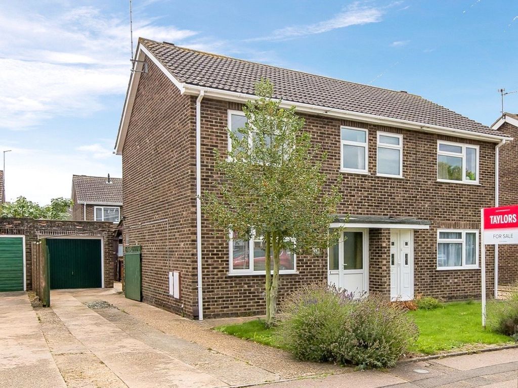 3 bed semidetached house for sale in Haveswater Close, Peterborough