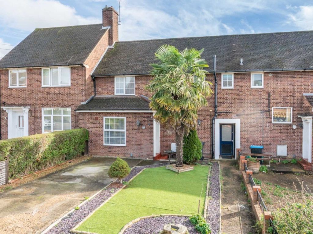 Hobbs Hill Road Nash Mls HP3  