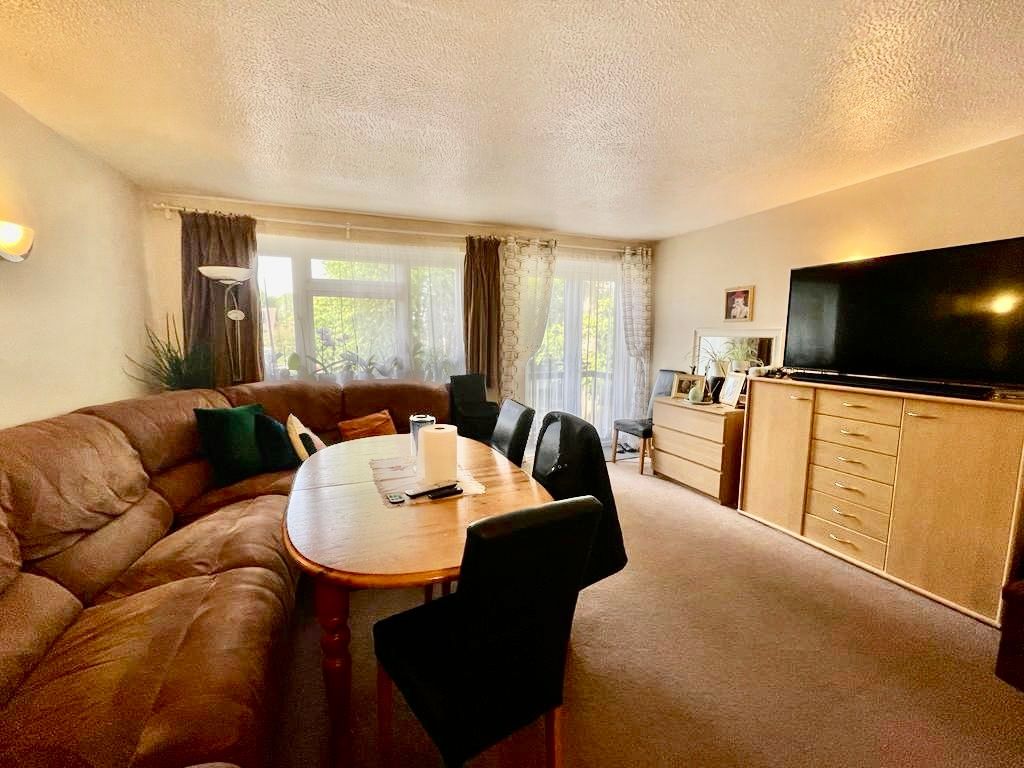 2 bed to rent in Westfield Park, Pinner HA5 Zoopla