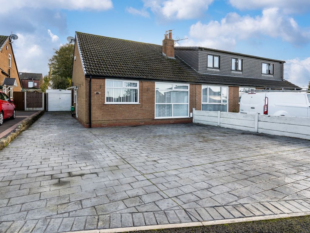 2 bed semidetached bungalow for sale in Ulleswater Close, Little Lever