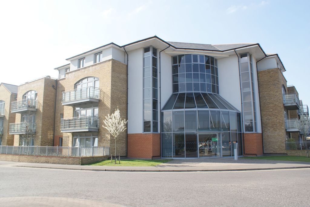 2 bed flat for sale in Woolsack Way, Godalming GU7 Zoopla