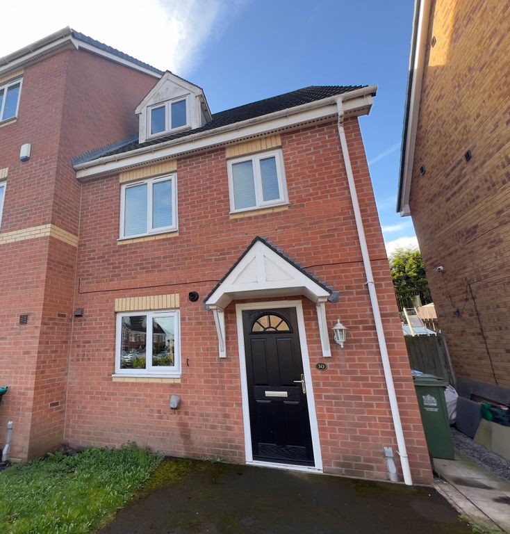 3 bed town house for sale in Saffron Street, Forest Town, Mansfield