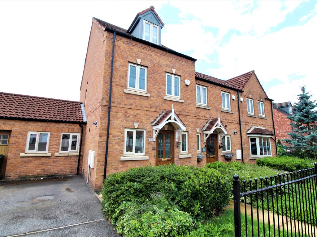 3 bed town house for sale in Waterway Lane, Kilnhurst, Mexborough S64