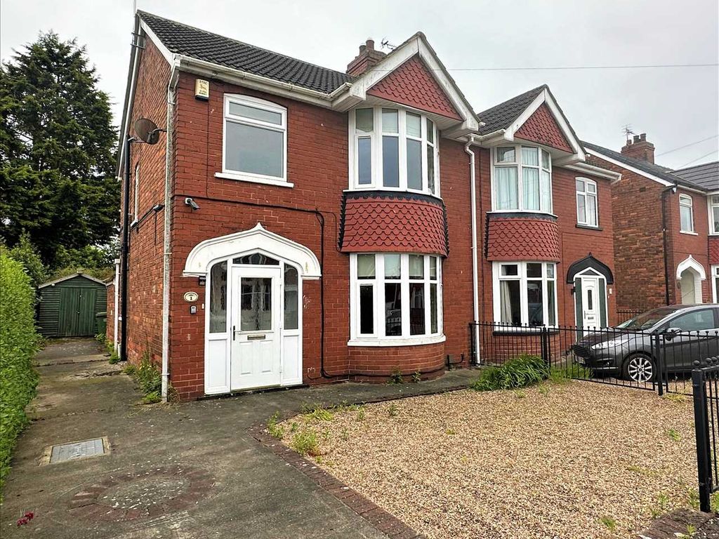 3 bed semidetached house for sale in Thomas Road, Scunthorpe DN17, £