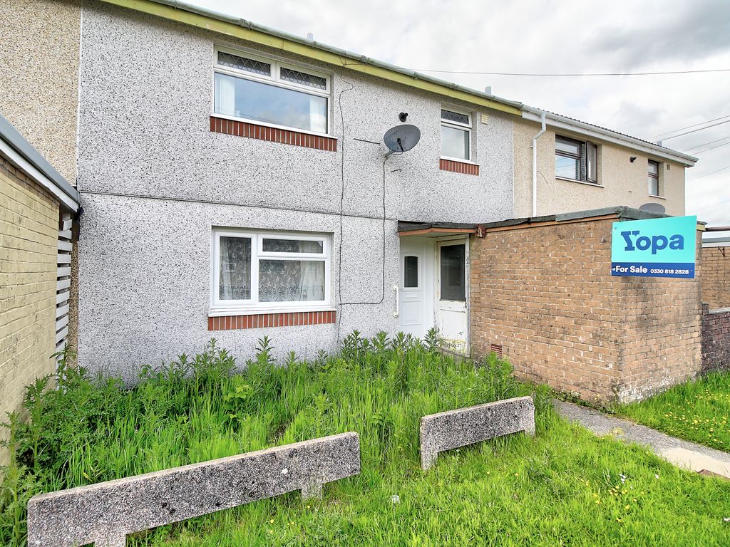 3 bed terraced house for sale in Brynglas, Pontlottyn, Bargoed CF81