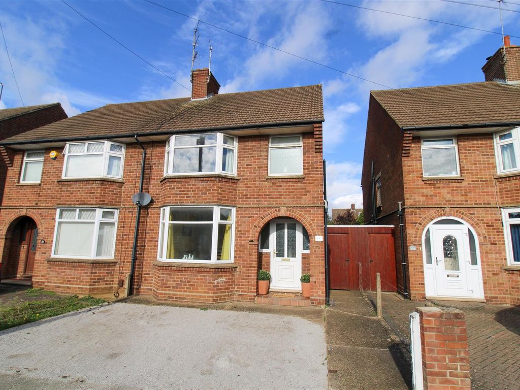 3 bed semidetached house for sale in Birchfield Road East, Abington