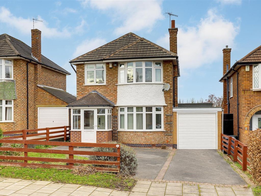 3 bed detached house for sale in Halberton Drive, West Bridgford, Nottinghamshire NG2 Zoopla
