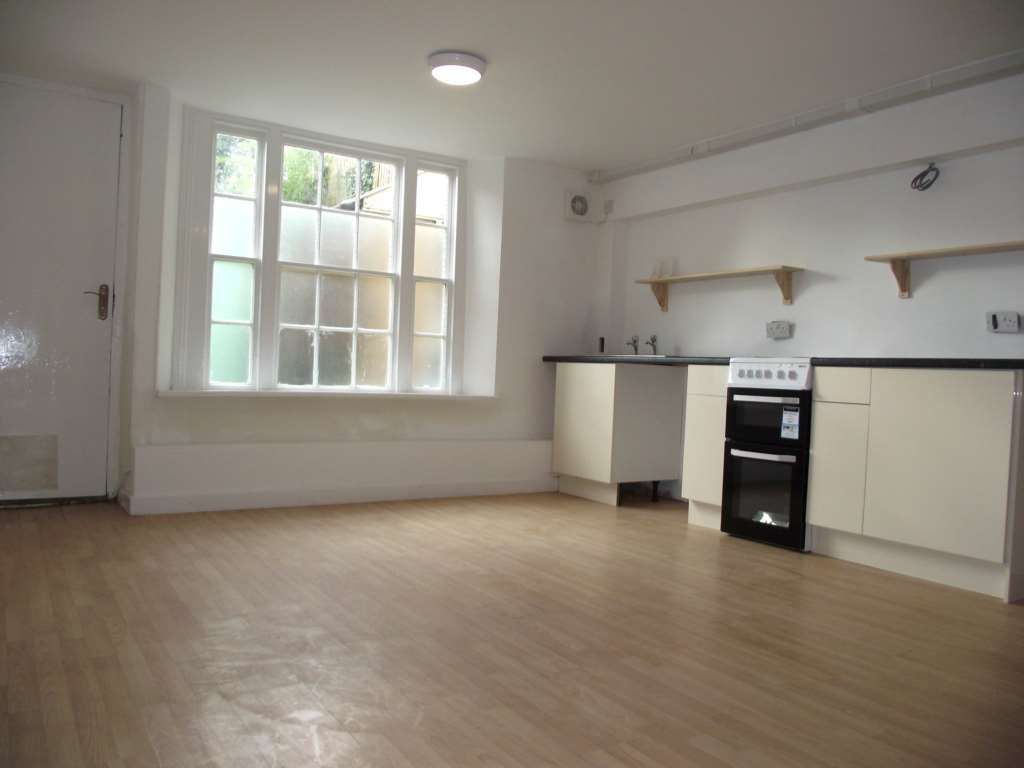 1 bed to rent in Market End, Coggeshall CO6, £675 pcm Zoopla