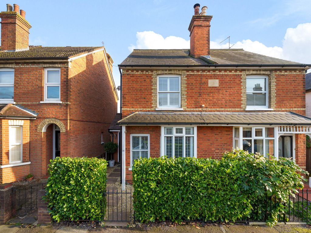 3 bed semidetached house for sale in Chantry Road, Chertsey KT16, £