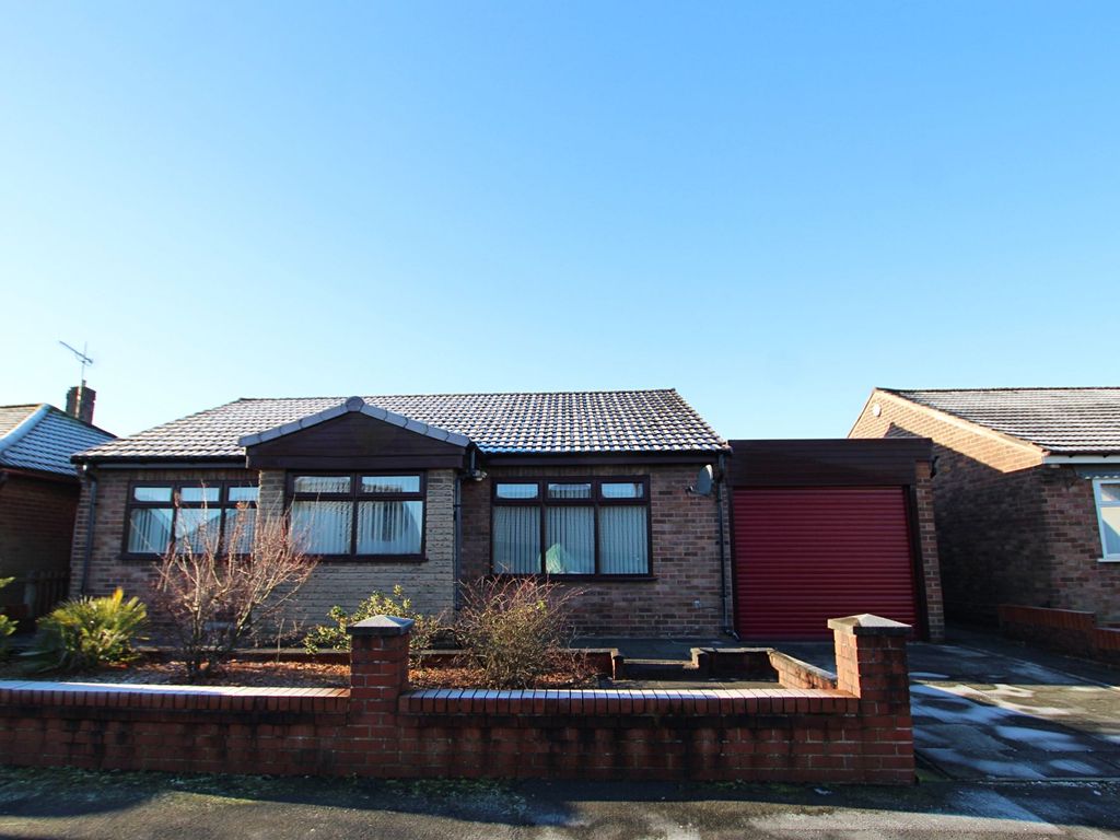 3 bed detached bungalow for sale in Fairholme Avenue, AshtonIn