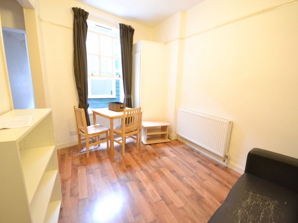 2 bed flat to rent in New Cross Road, London SE14 Zoopla