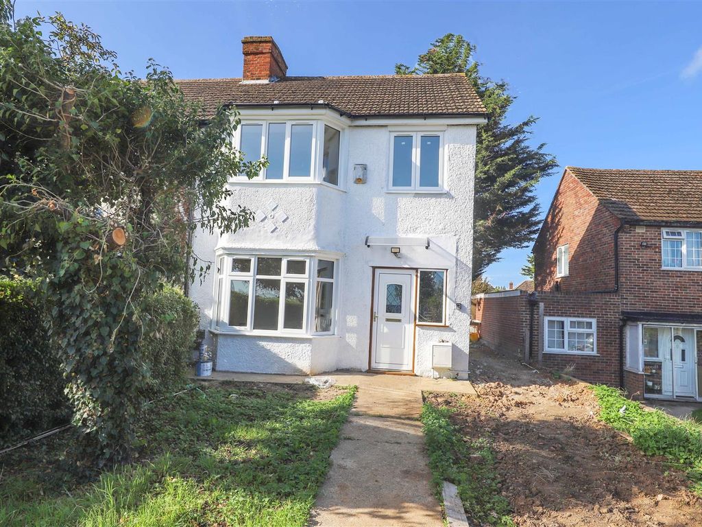 3 bed semidetached house for sale in Hatch Lane, Harmondsworth, West