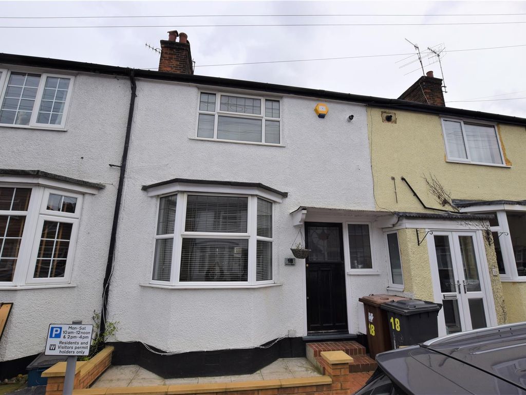 3 bed terraced house to rent in Arthur Street, Bushey WD23, £1,950 pcm