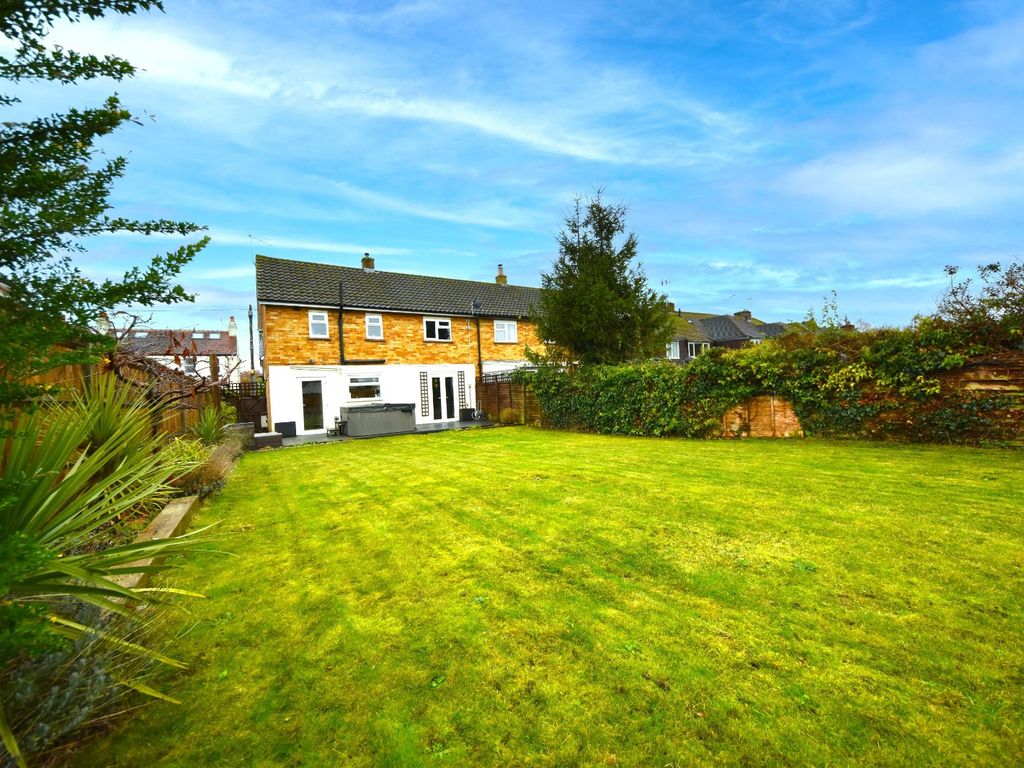 3 bed semidetached house for sale in Newtown Road, Marlow SL7, £